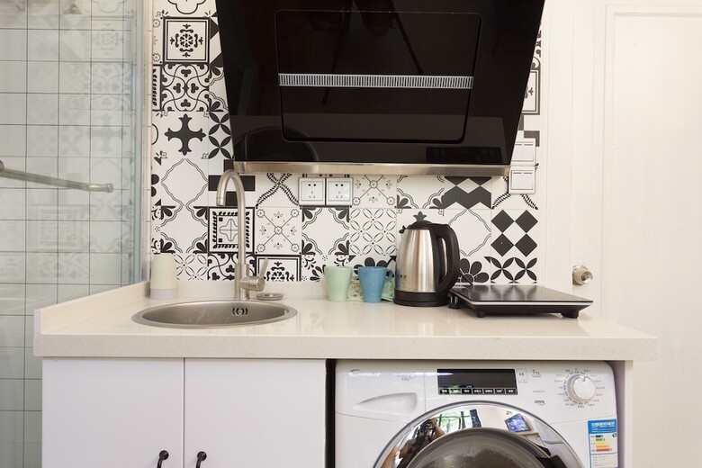 Hard Candy Apartment No.20