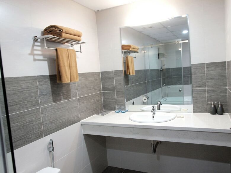 Glory Hotel My Dinh