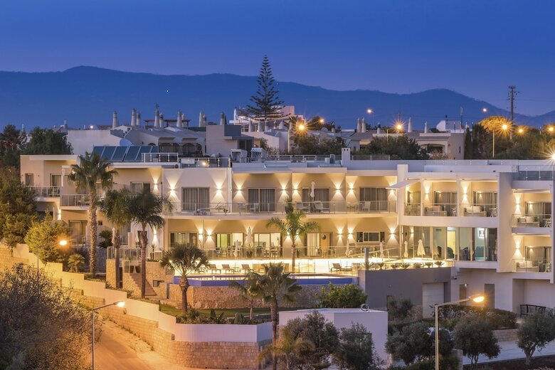 Hotel Caneiros Luxury House & Suites