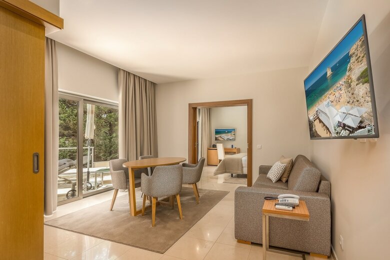 Hotel Caneiros Luxury House & Suites