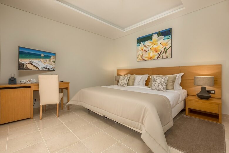 Hotel Caneiros Luxury House & Suites