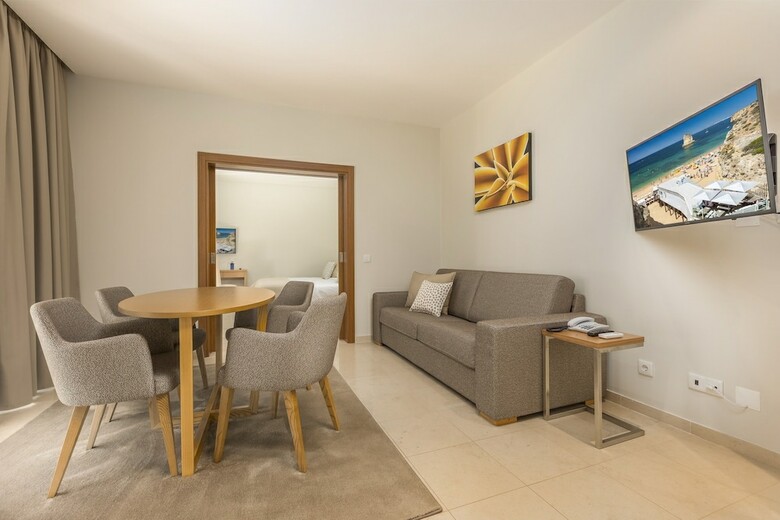 Hotel Caneiros Luxury House & Suites