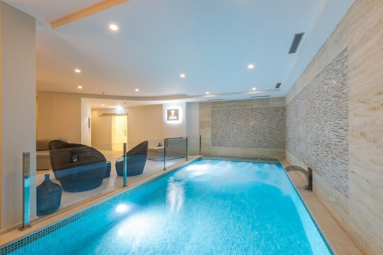 Hotel Caneiros Luxury House & Suites