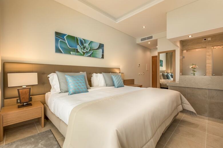 Hotel Caneiros Luxury House & Suites