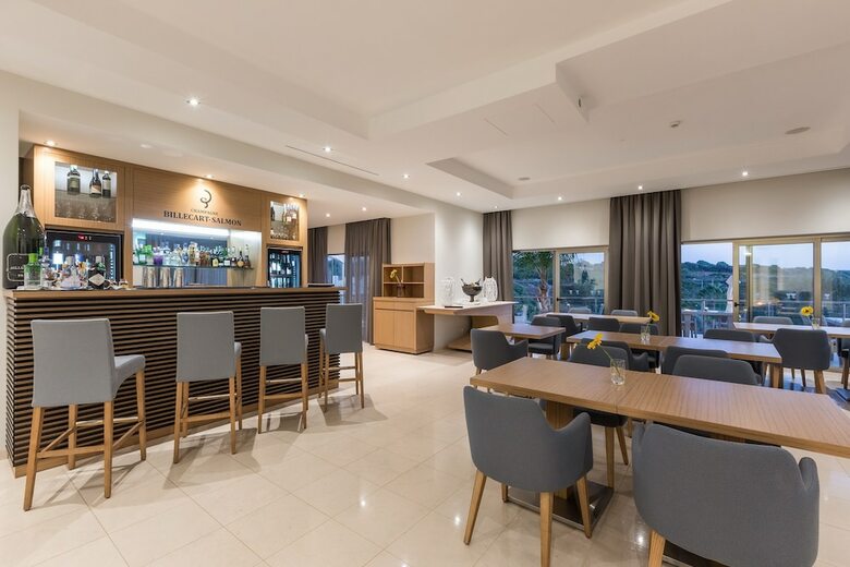 Hotel Caneiros Luxury House & Suites