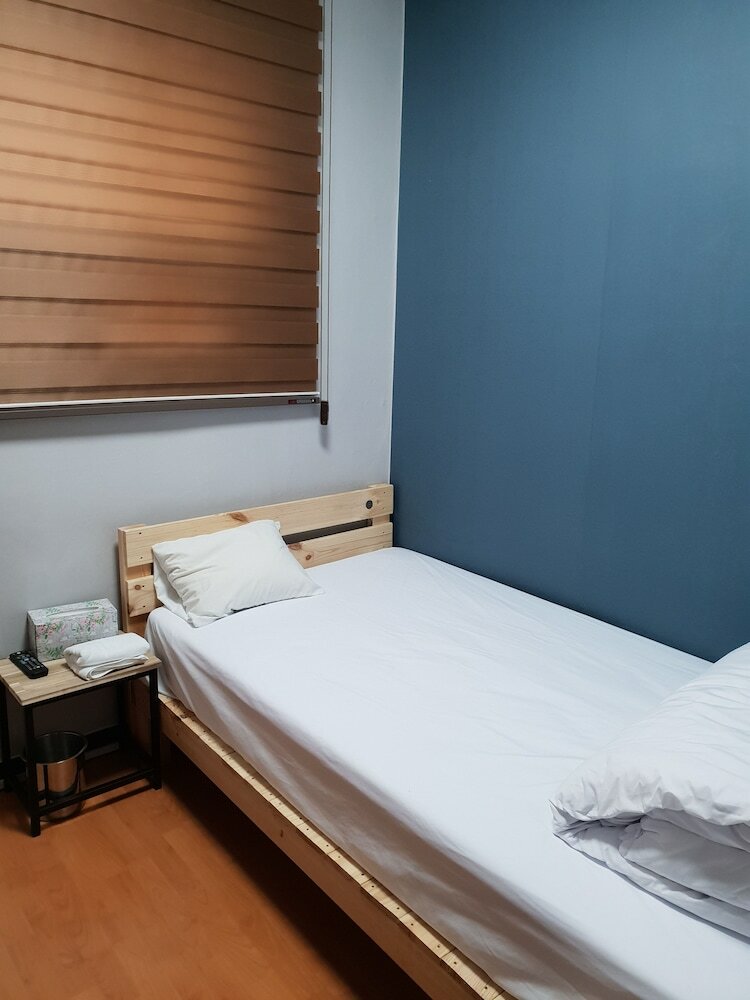 Hostal Young Stay - Hostel