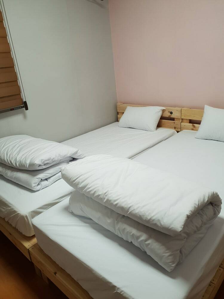 Hostal Young Stay - Hostel