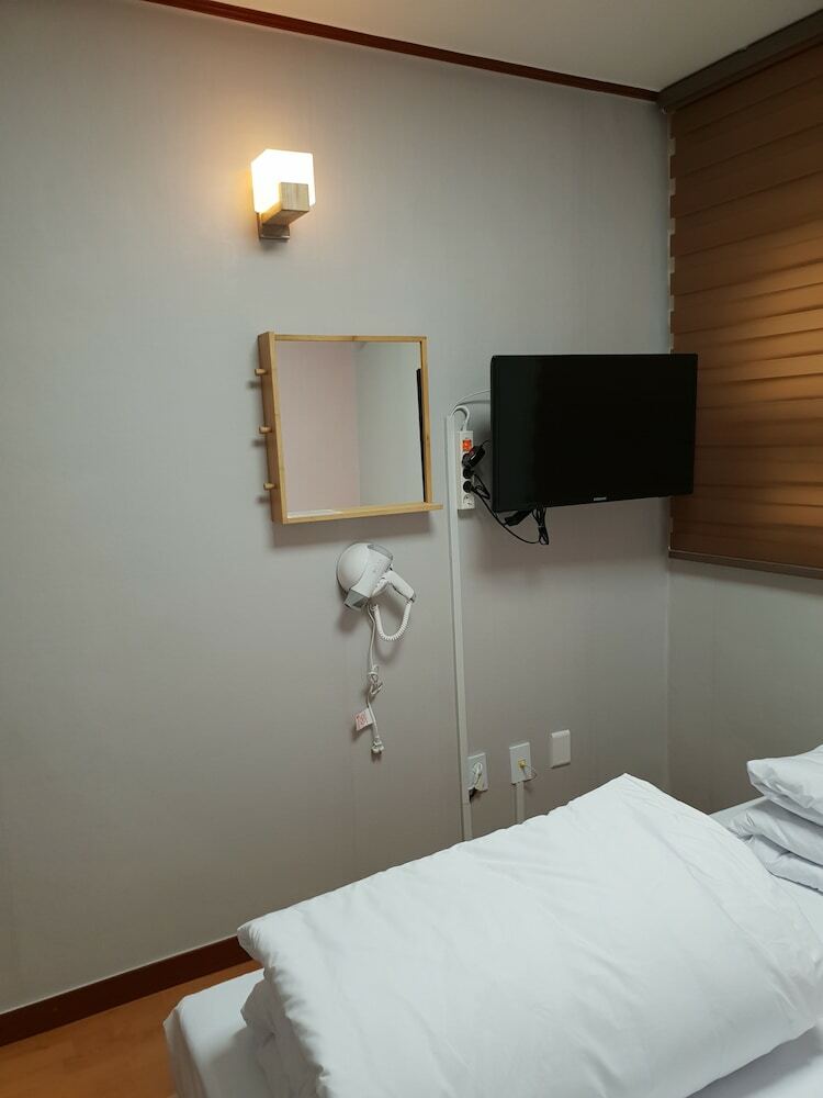 Hostal Young Stay - Hostel