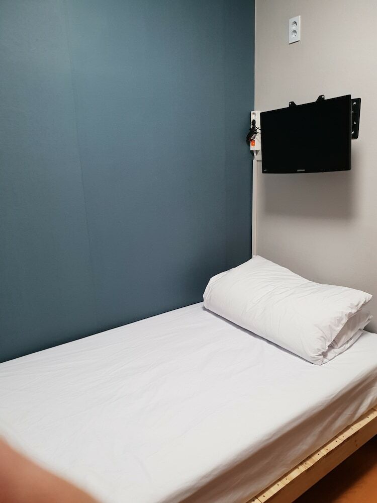 Hostal Young Stay - Hostel