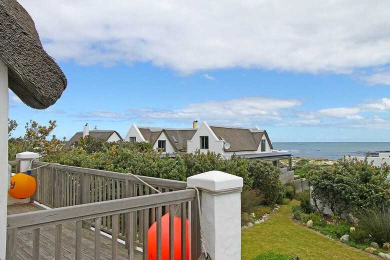 At Kommetjie Way