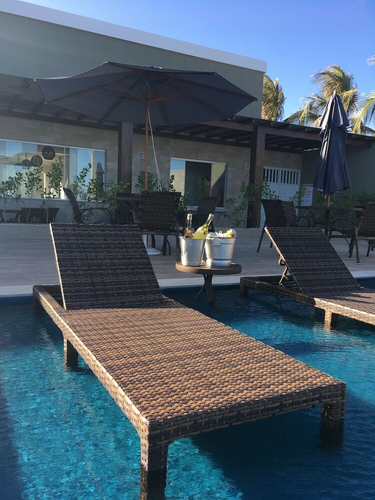 Tropical Mar Hotel