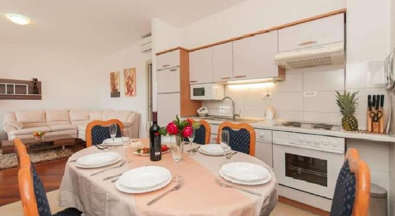 Apartments Nikolina