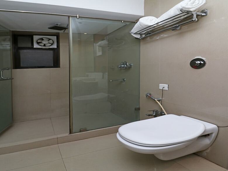 Apartamentos Oyo 24067 Hotel Royal Paradise
