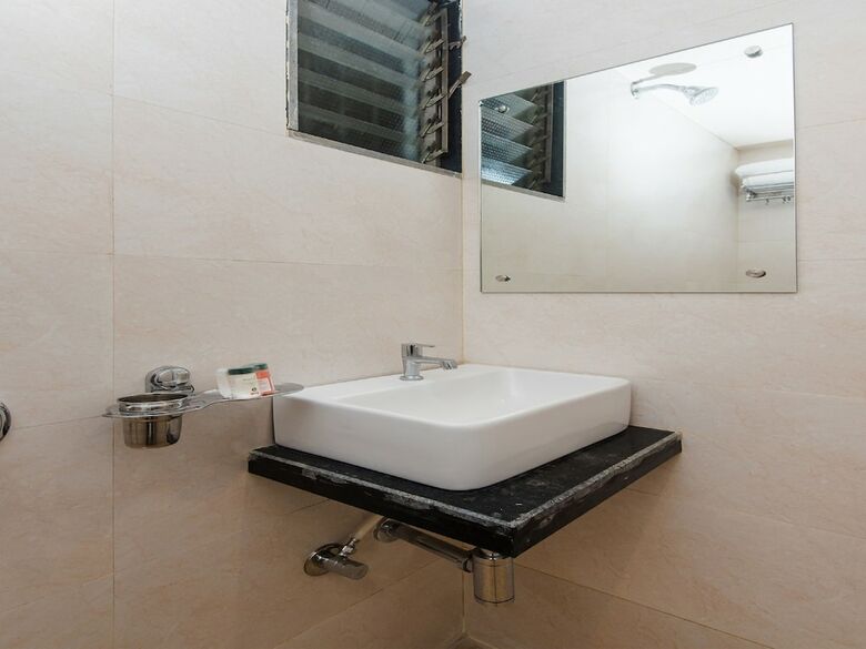 Hotel Oyo 23226 Pranav 4 Seasons
