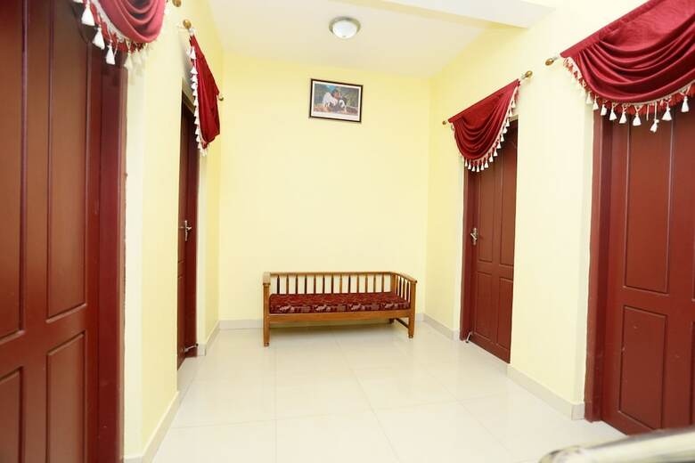 Hotel Oyo 23226 Pranav 4 Seasons