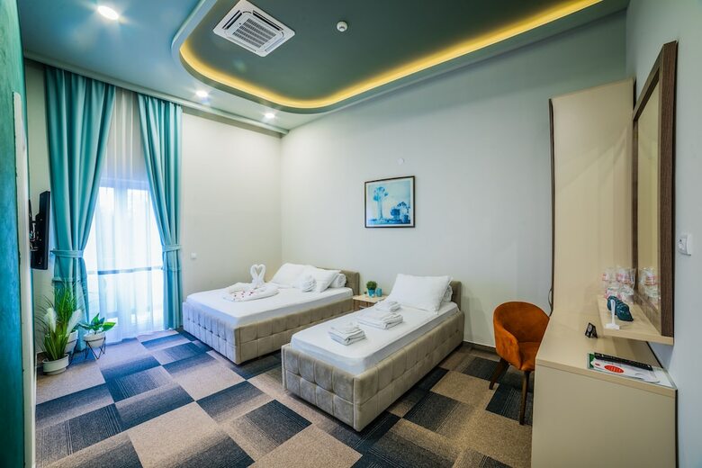 Hotel River