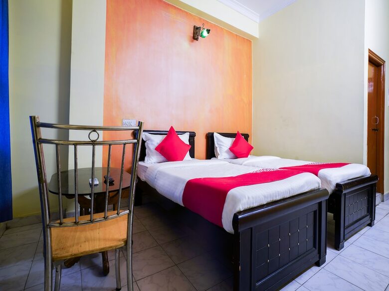Hotel Oyo 19121 V G Guest House