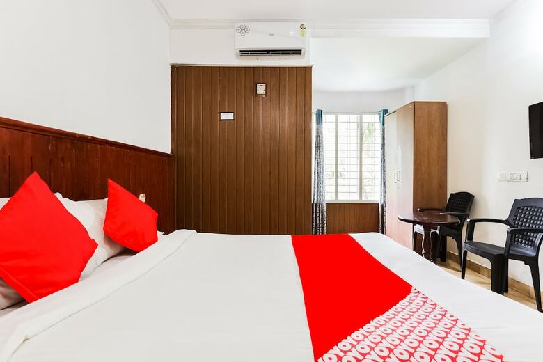 Hotel Oyo Flagship 22598 Oval Retreat