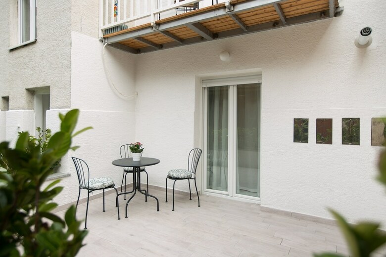 Apartamentos Witty Please & Bardot