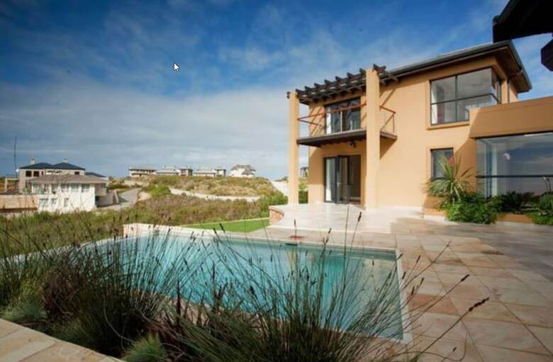 Villa 1 Squarerigger