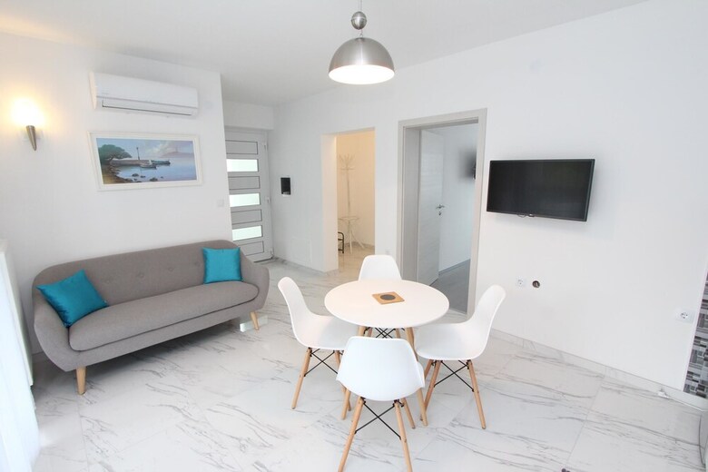 Apartment Karlo 1