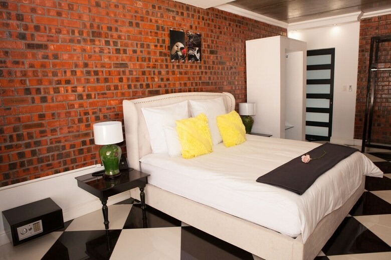 Hotel Purple Rayn Boutique Guest House