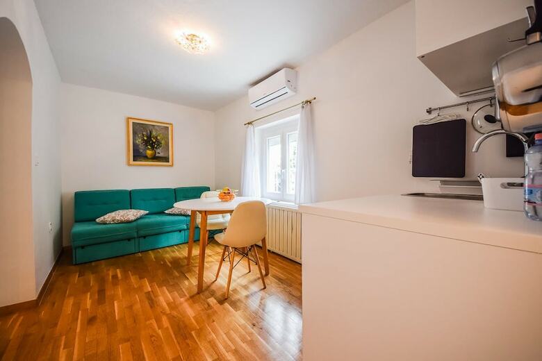 Kavon Apartments