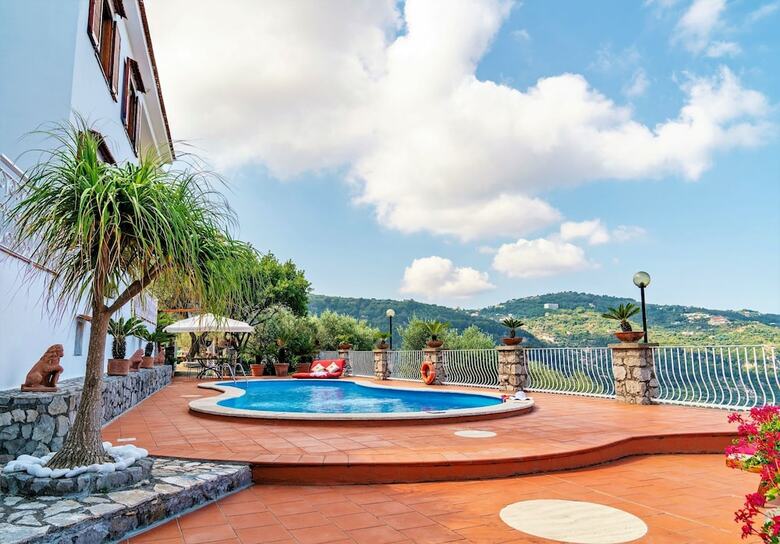 Villa Sara - Stunning Sea View With Private Swimming Pool