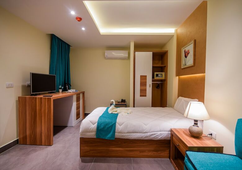 Pyramids Eyes Hotel