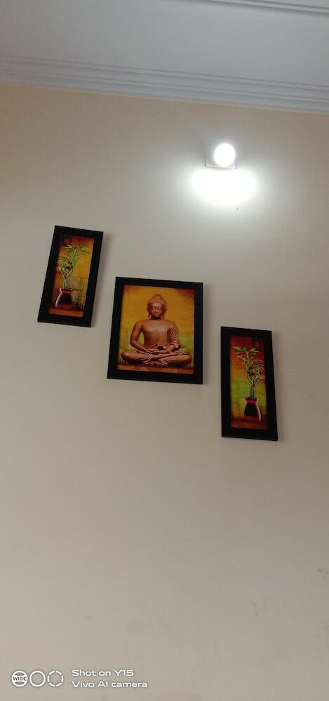 Hotel The Royal Buddha