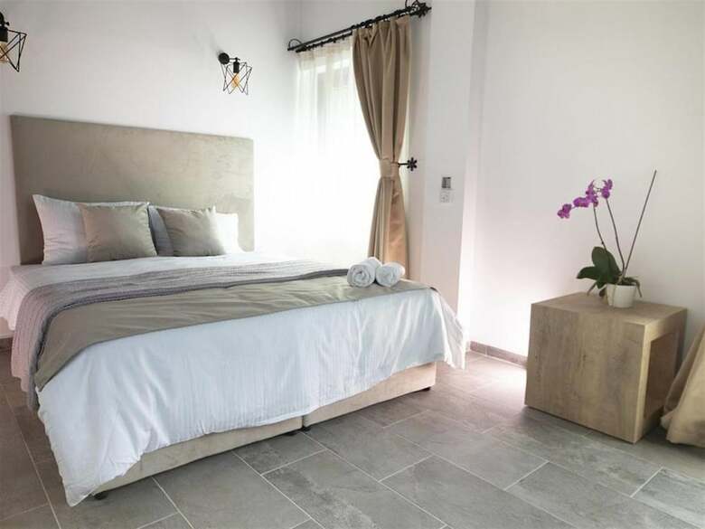 Avenue Hotel