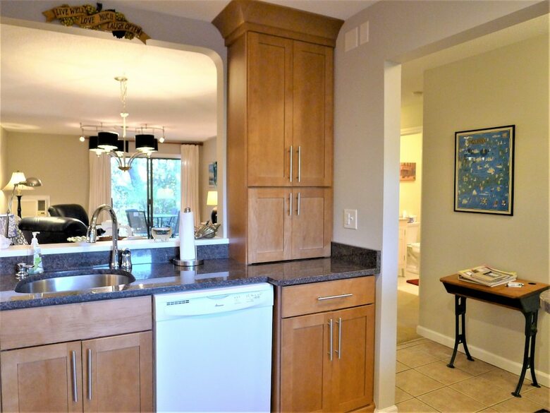 87 Chilton - 2 Bedroom Condo