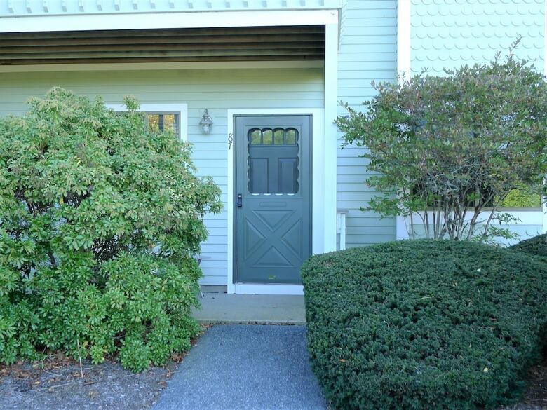 87 Chilton - 2 Bedroom Condo