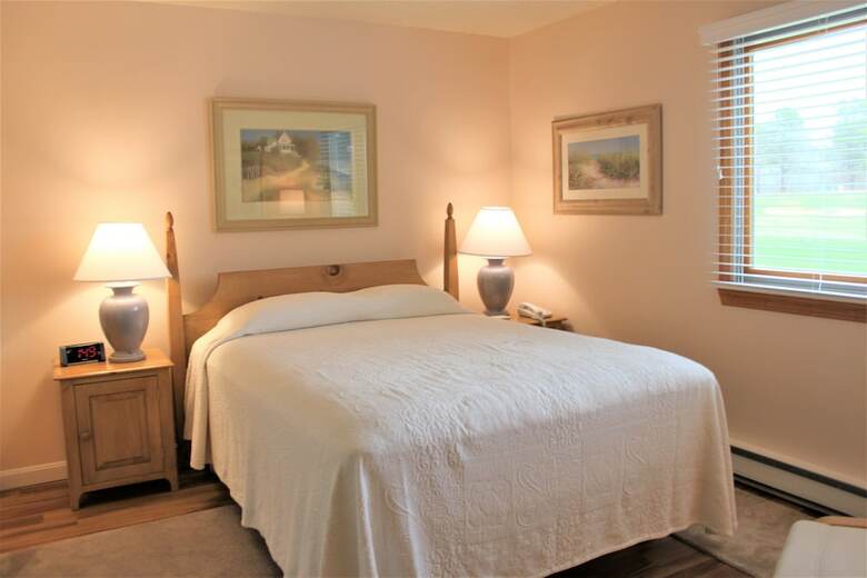 51 Middlecott - 2 Bedroom Condo