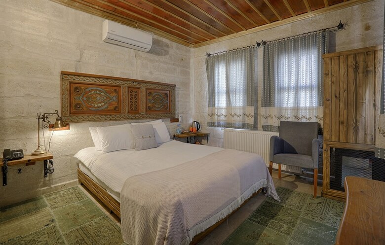 Henna Hotel