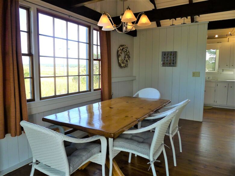 345 Harmes Way - 3 Bedroom House