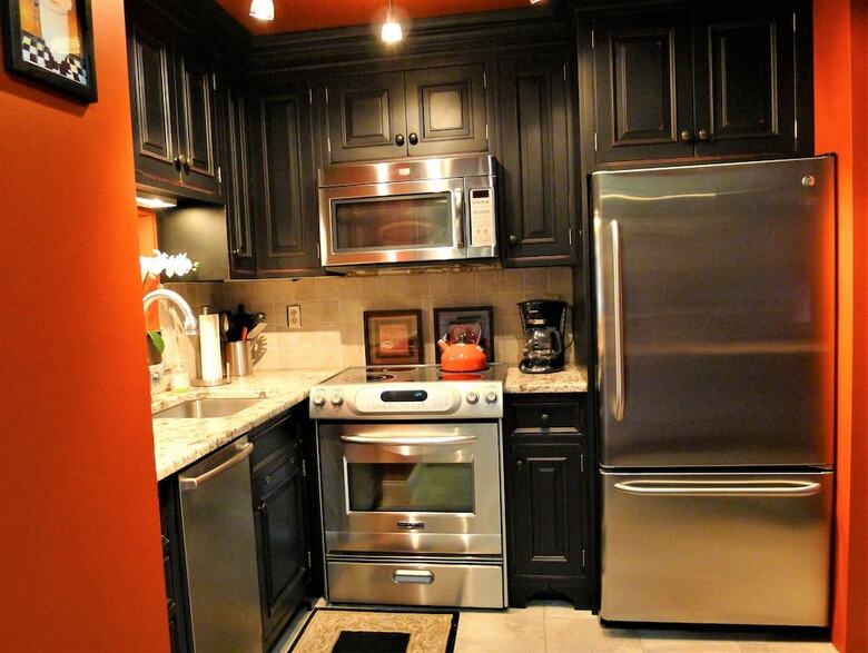 112 Chilton - 2 Bedroom Condo