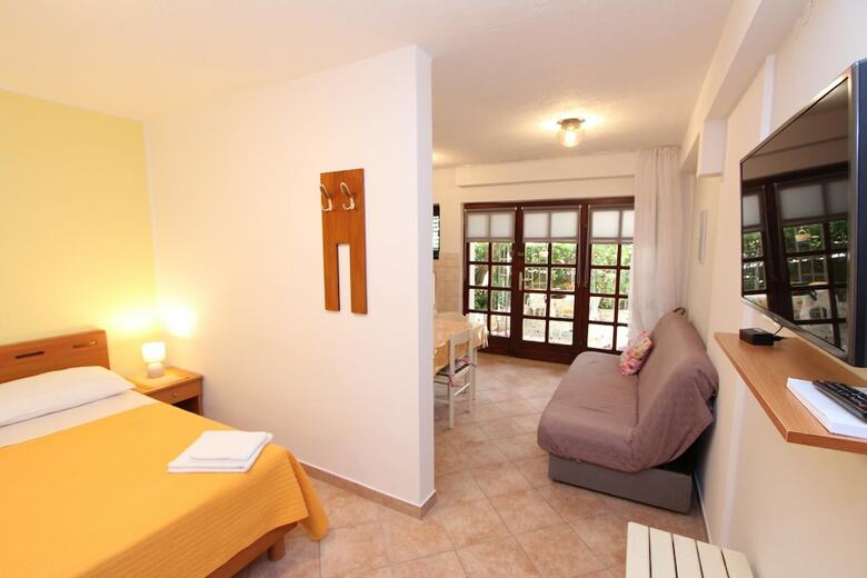 Apartments Lara