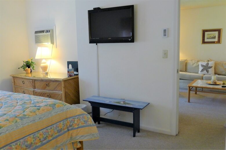 96 Eaton - 2 Bedroom Condo