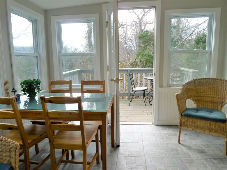 563 Pleasant Lake - 4 Bedroom House