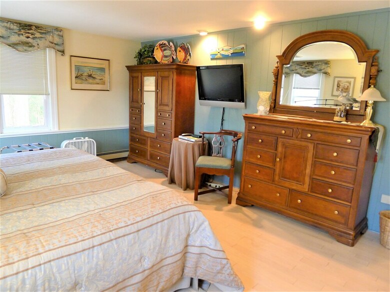 563 Pleasant Lake - 4 Bedroom House