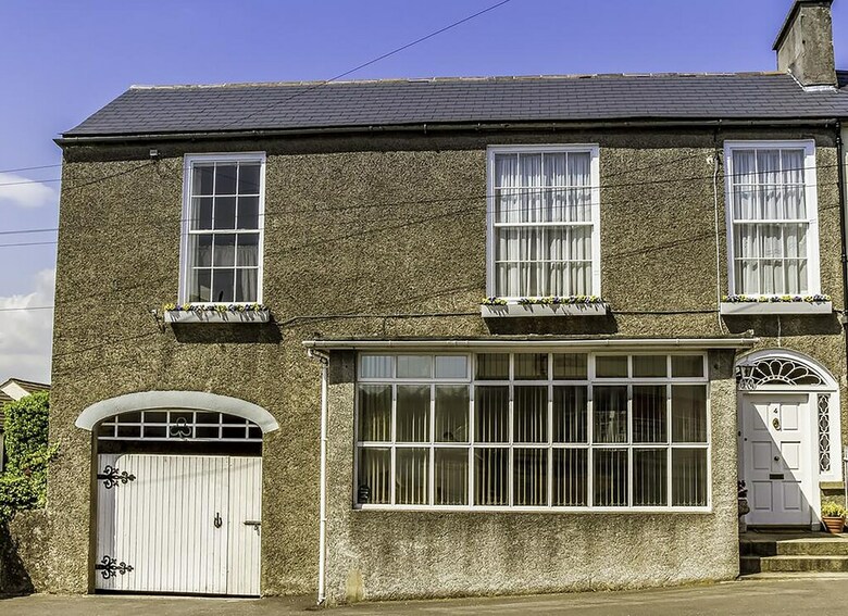 Hillside Holiday Home