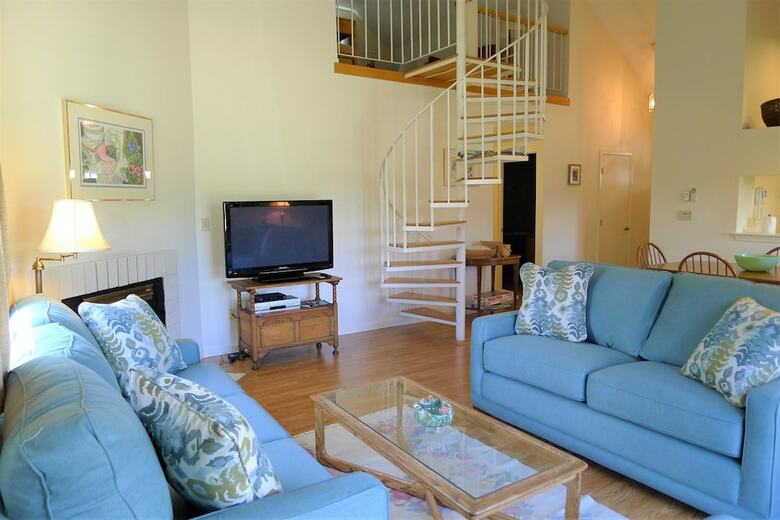 69 Middlecott - 2 Bedroom Condo