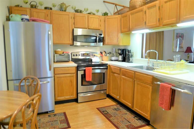 69 Middlecott - 2 Bedroom Condo