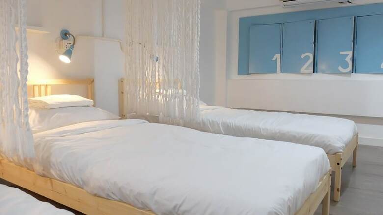 Hostal A Dude Mini Hostel - Adults Only