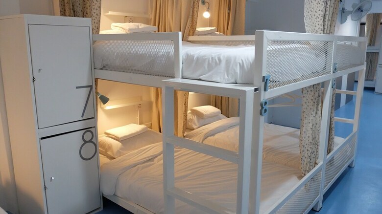 Hostal A Dude Mini Hostel - Adults Only