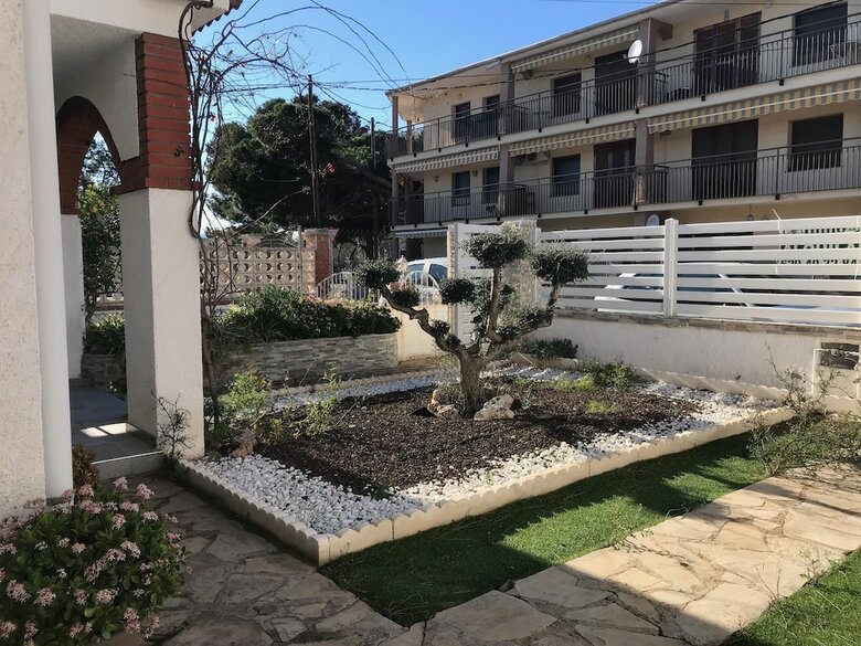 Villa Casa Adosada La Dorada Con Jardin - 100d