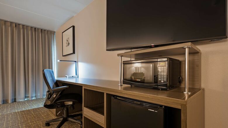 Best Western Plus Columbia River Hotel & Conference Center