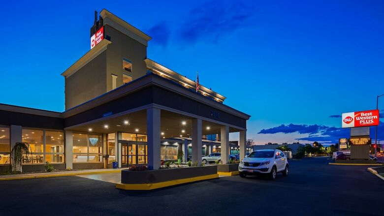 Best Western Plus Columbia River Hotel & Conference Center