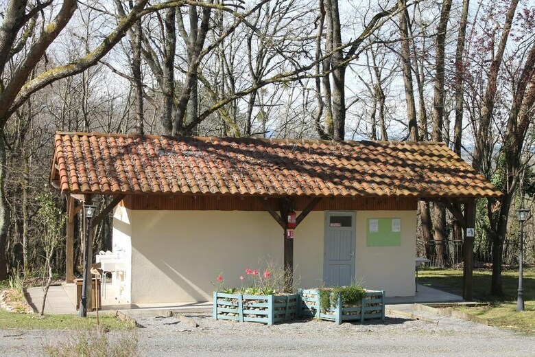 Camping De Montmaurin